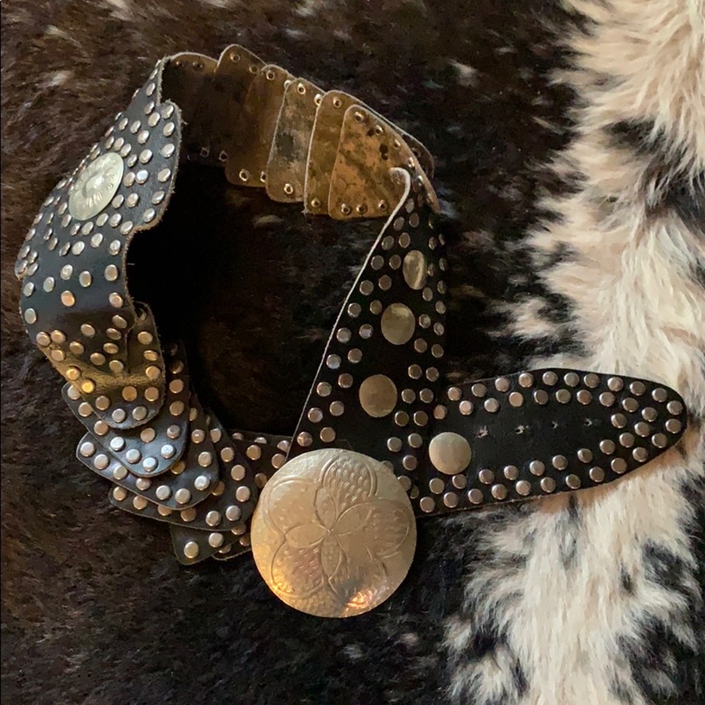 Studded hip belt